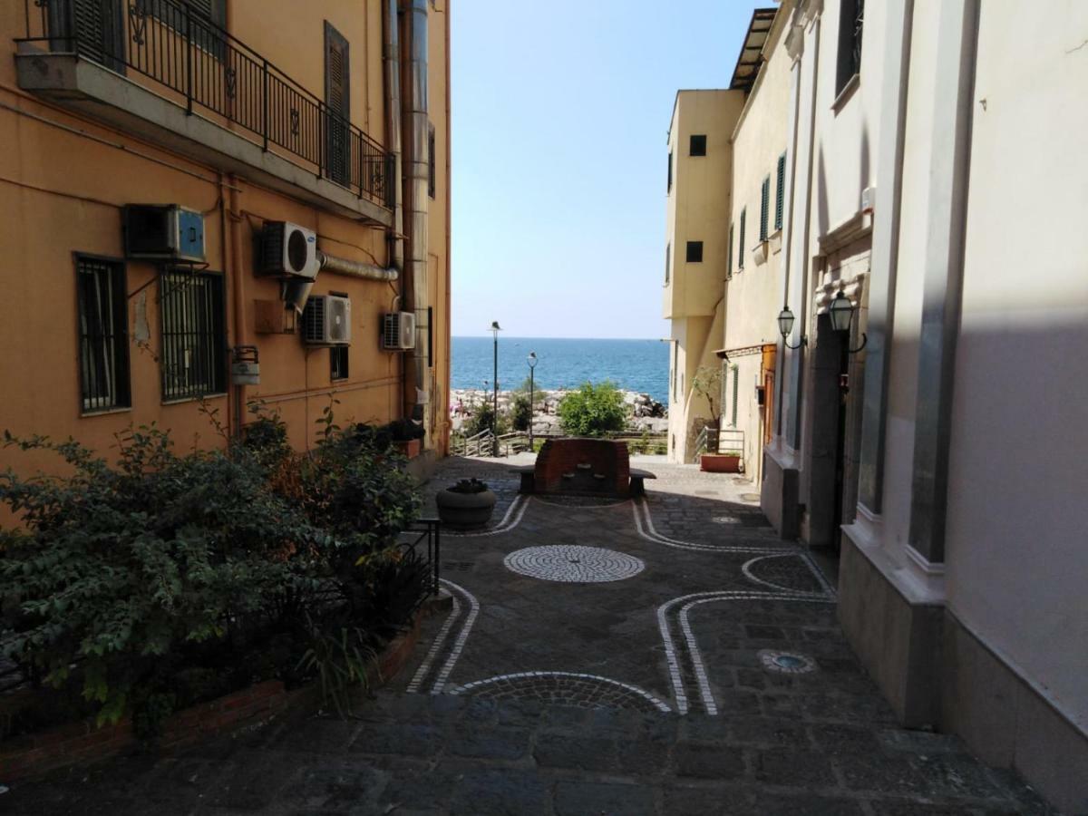 Valerio'S Flat Apartment Pozzuoli Bagian luar foto