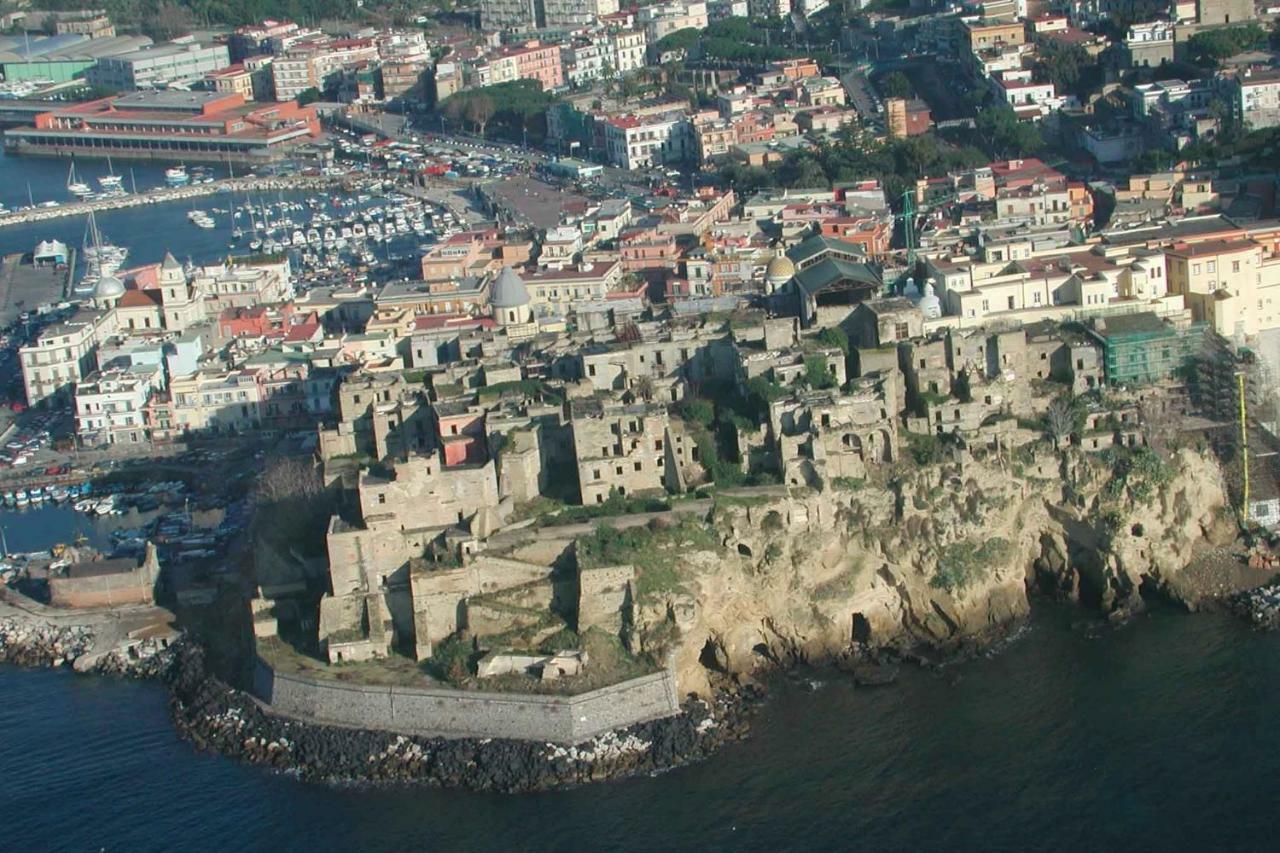 Valerio'S Flat Apartment Pozzuoli Bagian luar foto