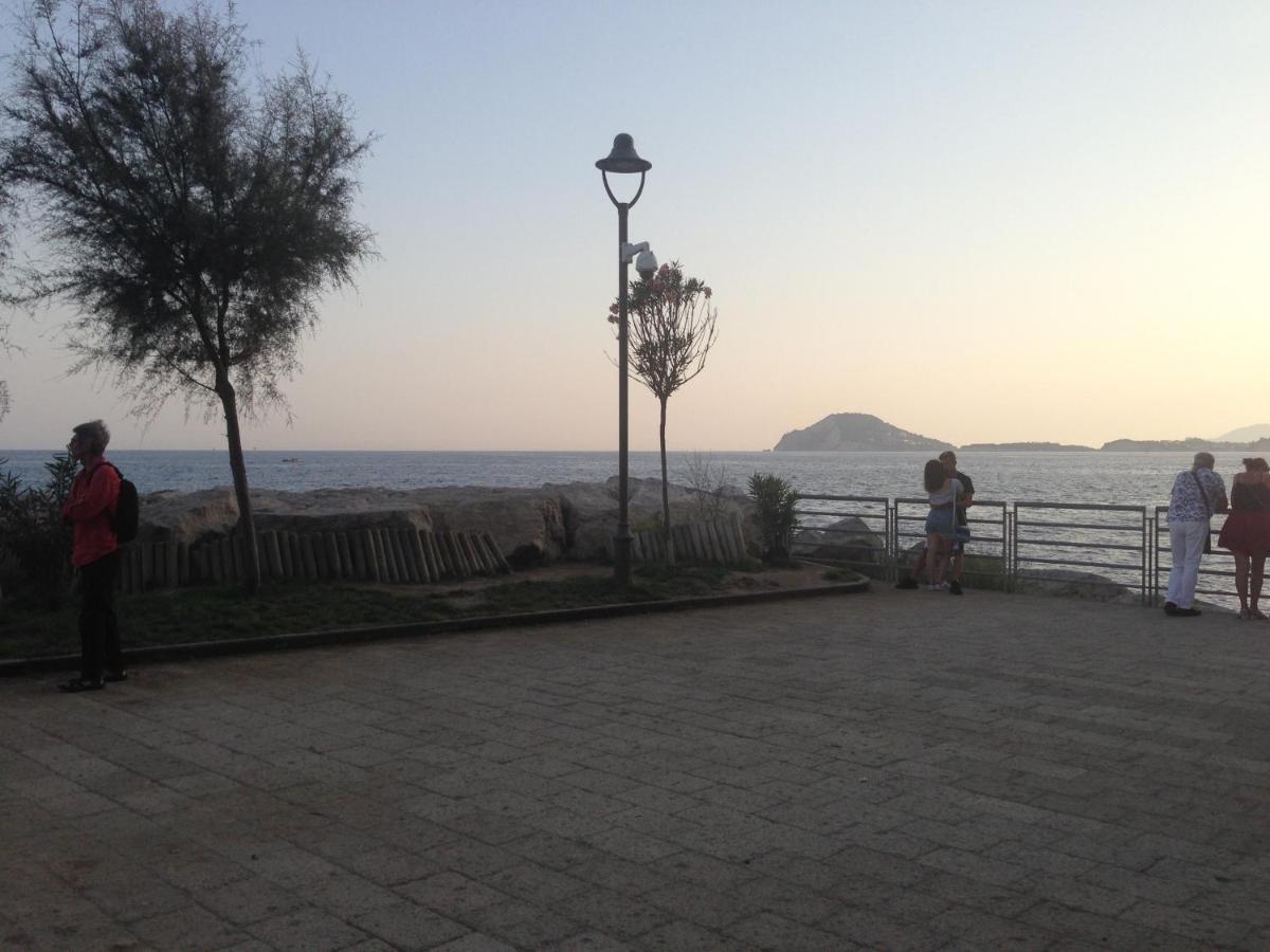 Valerio'S Flat Apartment Pozzuoli Bagian luar foto